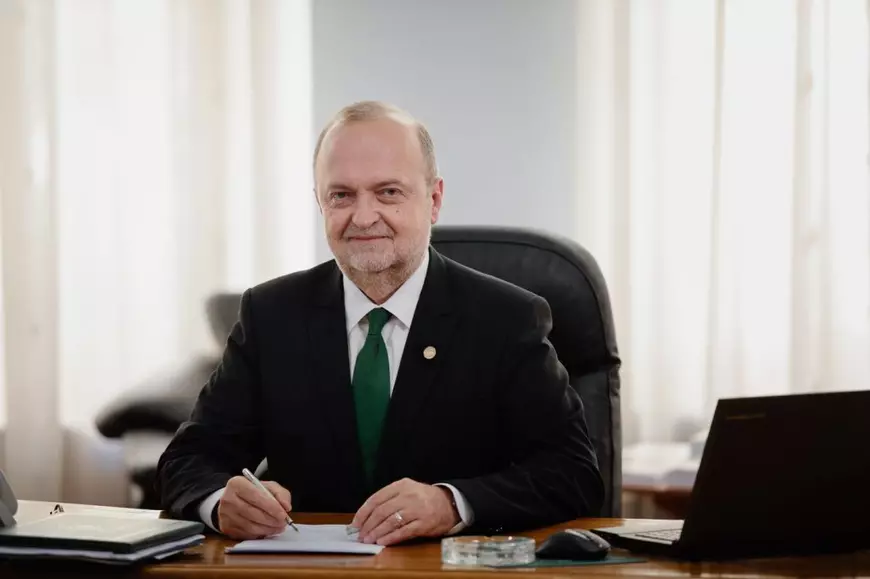 Cum vor să atragă studenți universitățile din Iași: fără examene de admitere și regula „plătești o taxă, te înscrii la câte specializări vrei”