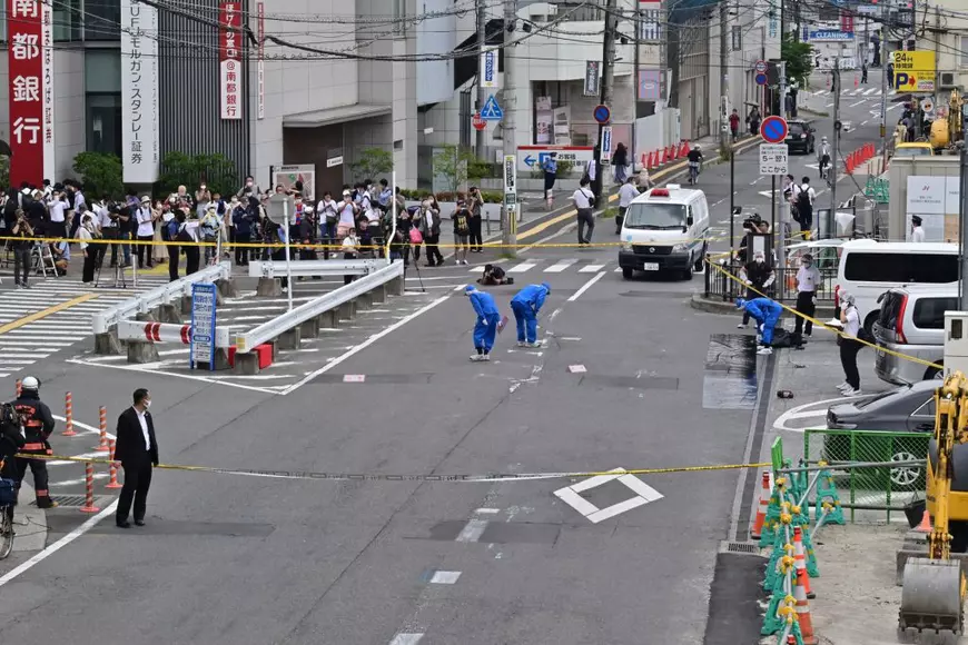 Fostul premier japonez Shinzo Abe, împușcat de două ori în timp ce susținea un discurs. Momentul atacului - VIDEO