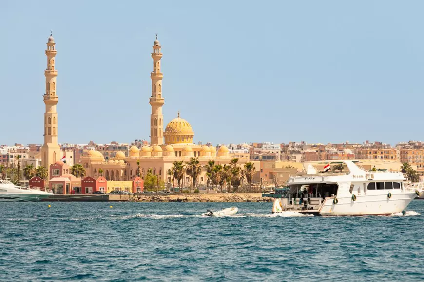 CORESPONDENŢĂ DIN EGIPT. De ce preferă românii să meargă la Marea Roşie, în timp ce litoralul românesc e aproape gol. Care-s prețurile?