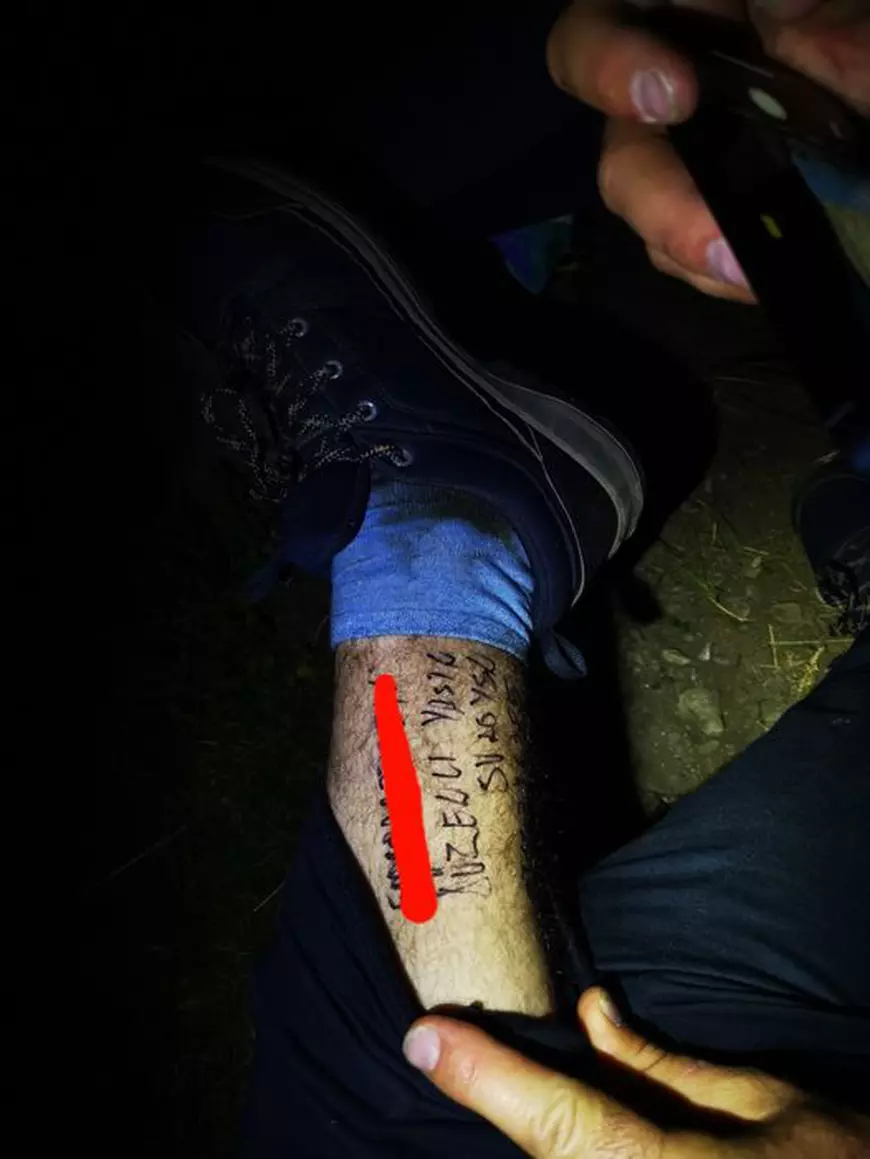 Un tânăr abandonat de prieteni în Munții Făgăraș și-a scris numele, CNP-ul și numărul mașinii pe picior, convins că va muri