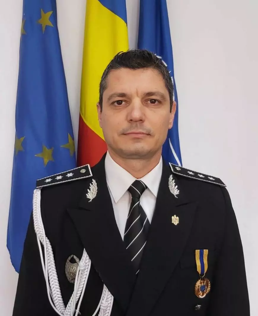 IMAGINI. Șeful Poliției din Timiș se duce la casa sa de vacanță, la 168 km dus-întors de oraș, cu mașina instituției. Explicația IPJ