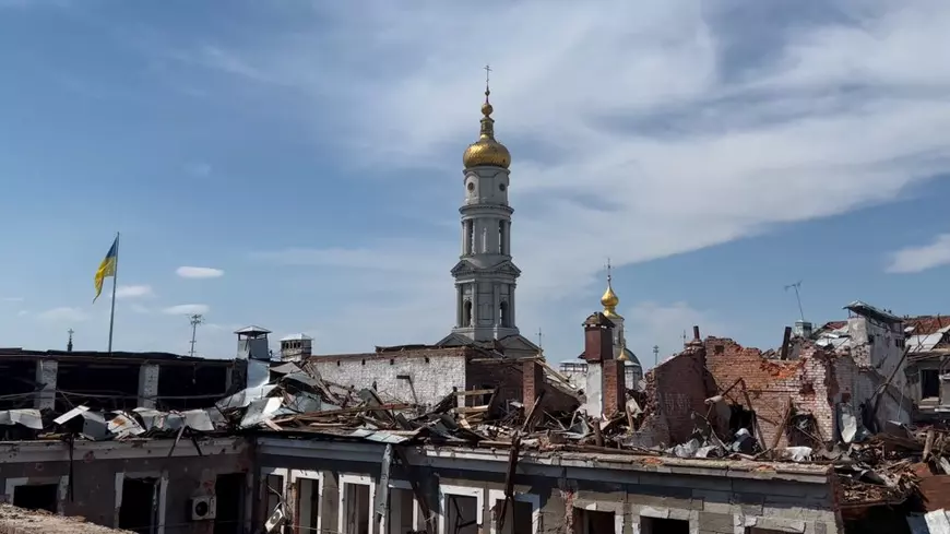 CORESPONDENȚĂ de pe frontul din Harkov, acolo unde ziua a început cu mâinile sus în fața Kalașnikoavelor ucrainene și s-a terminat sub ploaia de rachete rusești