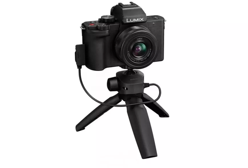 Top 10 camere de filmat pentru vloggeri începători - Cameră Panasonic Lumix DC-G100V.