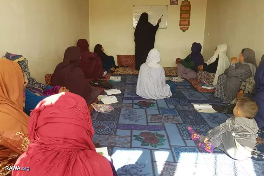 EXCLUSIV. Un an de regim taliban: „Dacă suntem prea aranjate sau ieșim neînsoțite de un bărbat, suntem biciuite pe stradă”