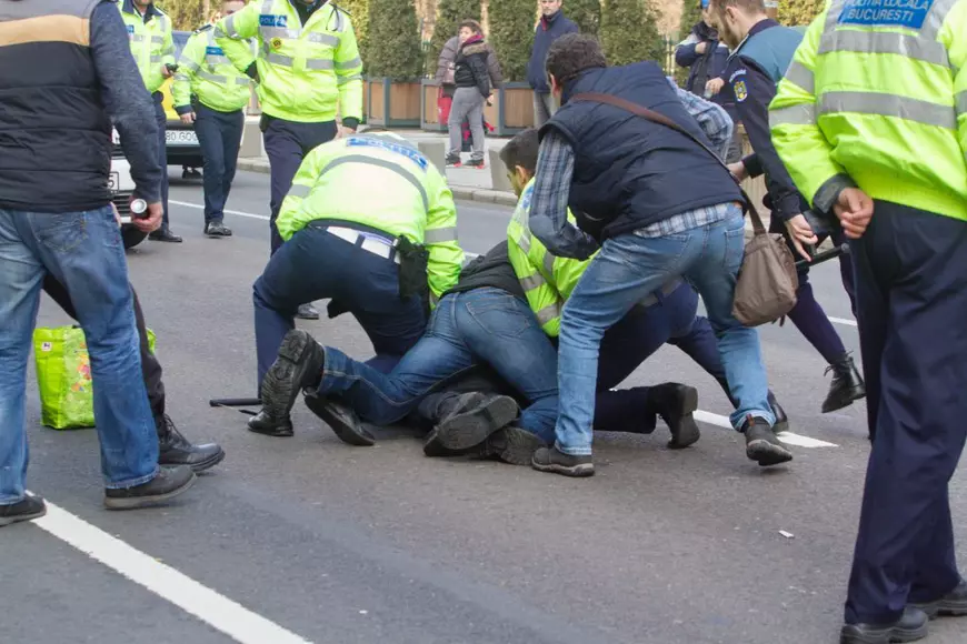 „Bolnavii psihic nu sunt infractori”, scrie în manualul poliției. Intervenția agenților în cazul lui Alexandru Găzdac, împușcat în București 