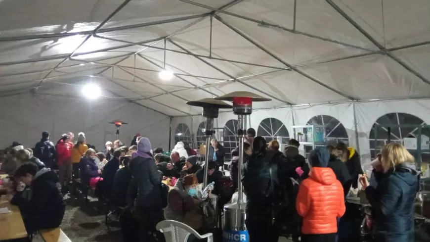 INTERVIU. Activist din Chișinău, despre refugiații romi: „Stau separat, în condiții mult mai proaste. Nici organizațiile religioase nu-i cazează”