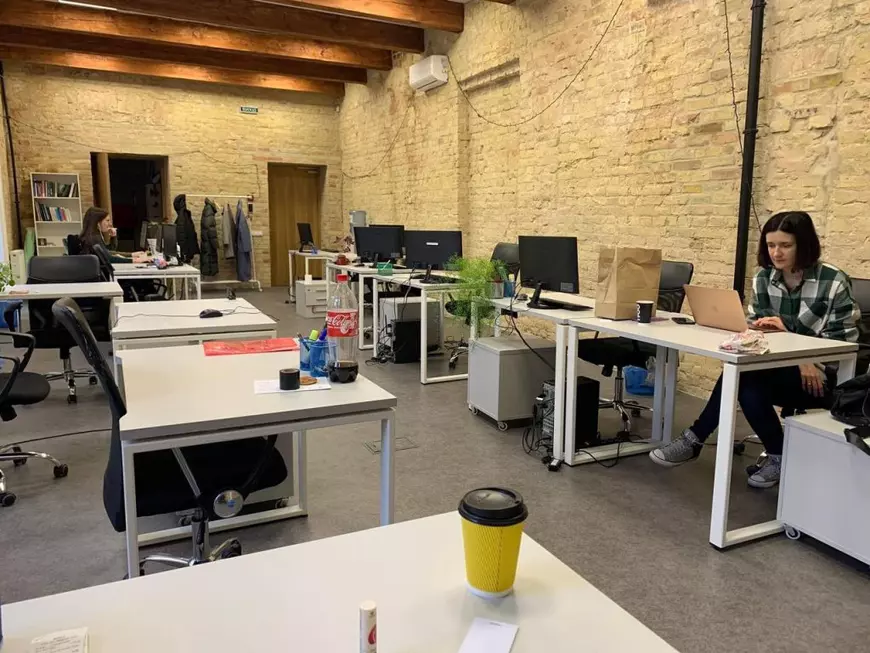 Jurnalist din Kiev, despre lupta de pe frontul presei din Ucraina: „Am lucrat non-stop, fără libere, fără salarii. Viața oamenilor depinde de o informare corectă”