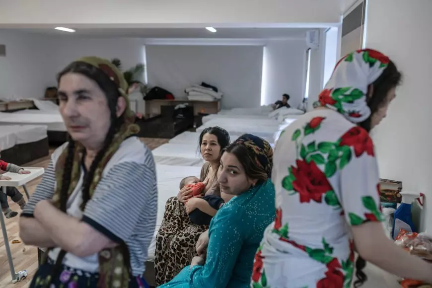 „Voi nu sunteți refugiați”. Reportaj CNN despre discriminarea romilor ucraineni care ajung la București și în alte orașe europene