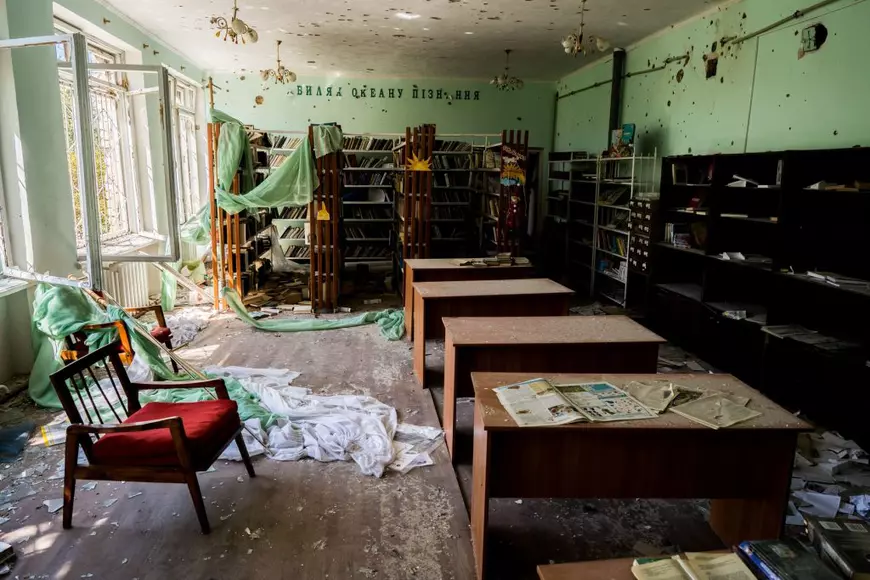 În Ucraina a început cursa pentru construirea de noi buncăre. Nu pentru soldații de pe front, ci pentru elevii din școli