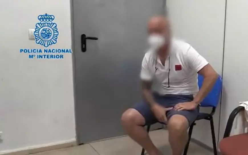 Românul care a furat o sticlă de vin unică în lume, veche de 216 ani, nu vrea să spună unde a dus-o. O fostă regină a frumuseții din Mexic l-a ajutat