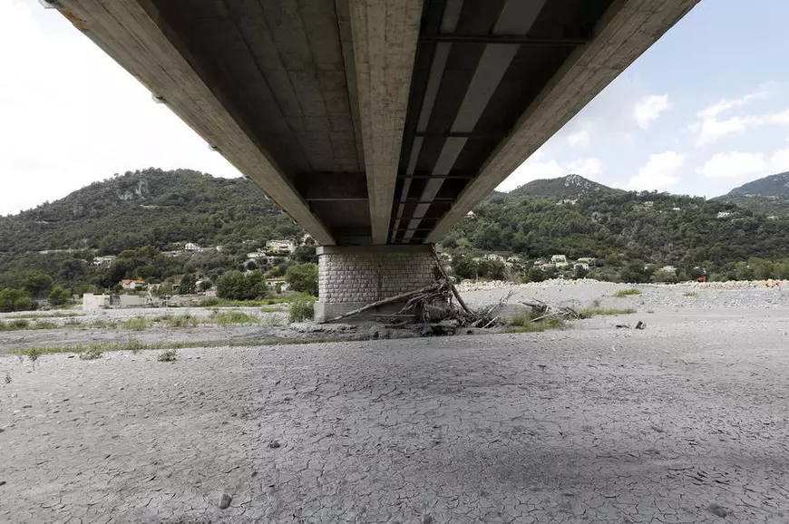 Imaginile secetei care afectează Europa. Râuri secate și culturi agricole compromise