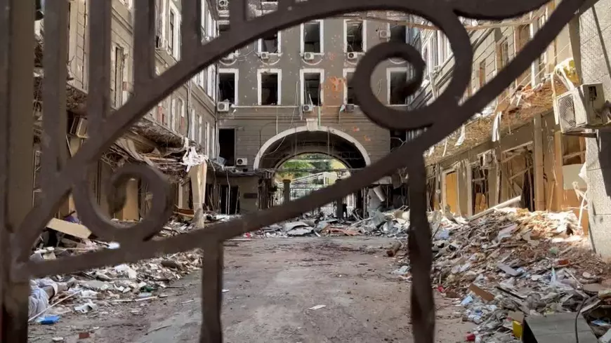 CORESPONDENȚĂ de pe frontul din Harkov, acolo unde ziua a început cu mâinile sus în fața Kalașnikoavelor ucrainene și s-a terminat sub ploaia de rachete rusești