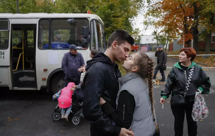 FOTOREPORTAJ Plecarea la război a rușilor, în imagini. Primii rezerviști au fost trimiși la antrenament înainte de plecarea pe front