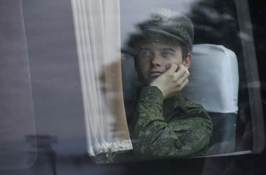 FOTOREPORTAJ Plecarea la război a rușilor, în imagini. Primii rezerviști au fost trimiși la antrenament înainte de plecarea pe front