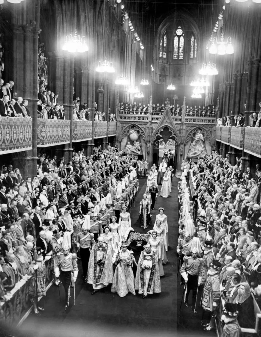 Viața reginei Elisabeta a II-a în imagini. Fotografii memorabile din viața celui mai longeviv monarh britanic
