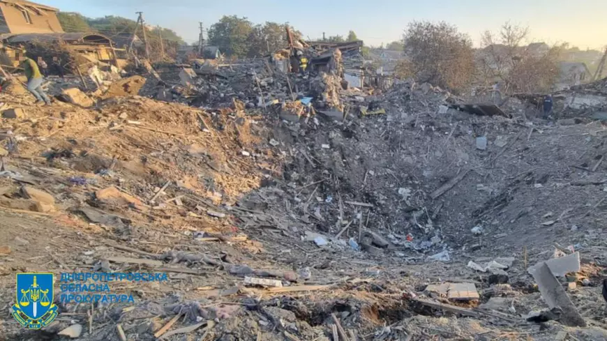 Povestea care a înduioșat și înfuriat Ucraina: câinele Crimeea a refuzat să plece de pe ruinele casei în care i-au murit stăpânii