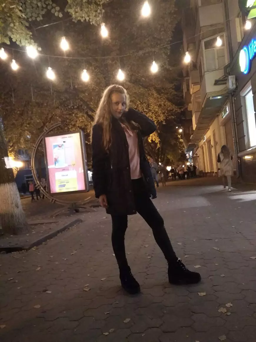 Mamele ucrainene povestesc pentru publicul din România cum trăiesc fără copiii lor, morți în război