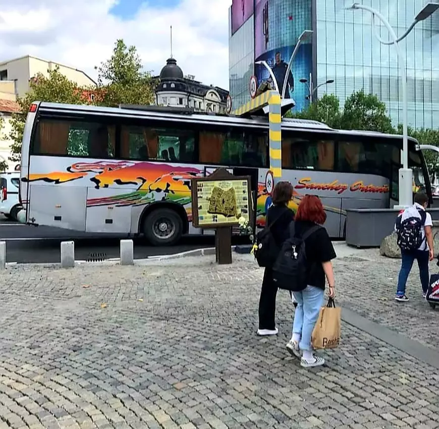 De ce rămân blocate camioanele și autocarele în Pasajul Unirii, după reabilitare? Înălțimea disponibilă s-a redus cu 16 centimetri, după ce s-au pus ventilatoare