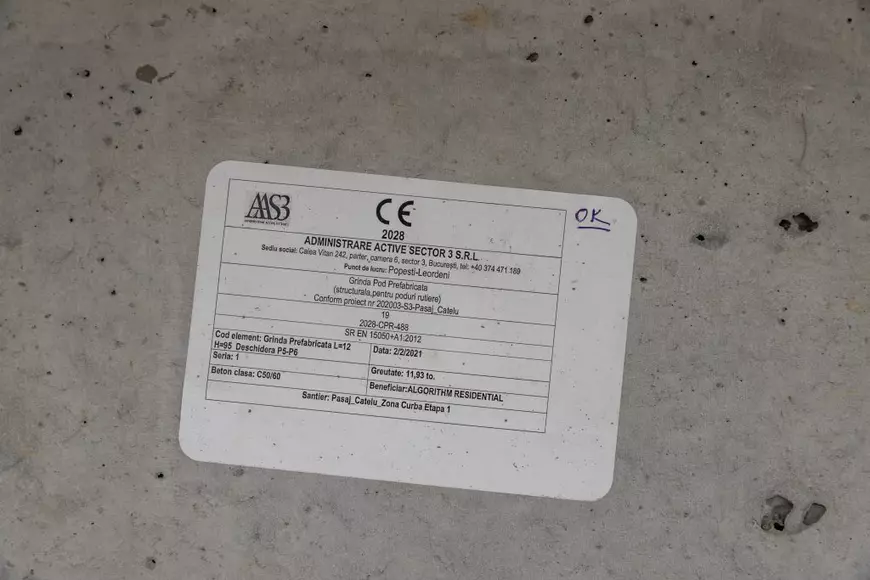 Compania primarului Negoiță a lăsat doi ani grinzile pentru podul către A2 pe un câmp până au început să se crape