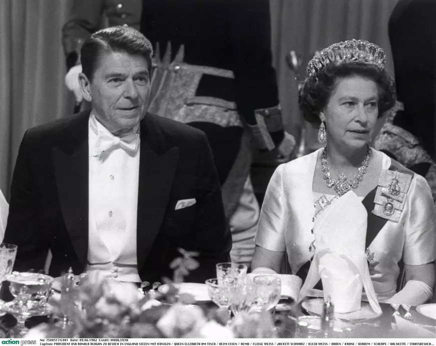 Regina Elisabeta a II-a. Mari întâlniri cu liderii lumii: de la Tito la Indira Gandhi, Papa Ioan Paul al II-lea, Gorbaciov sau Nicolae Ceaușescu