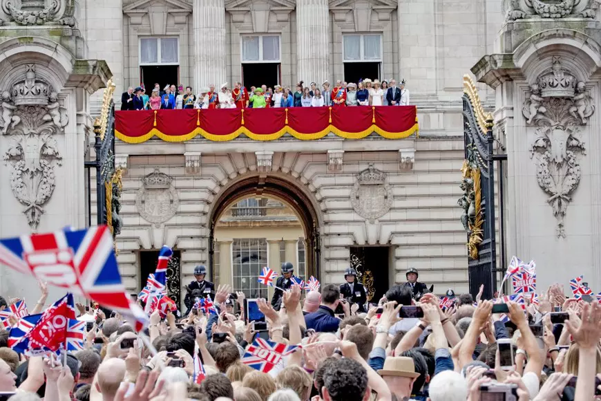 De ce a fost atât de iubită regina Elisabeta a II-a. Momentul în care a știut „să capituleze în fața propriului popor”