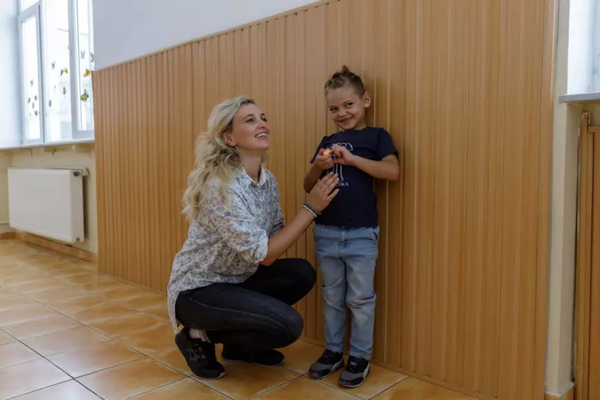 Prima zi de școală pentru copiii refugiați în România. Visul unui băiat de clasa întâi: „Vreau să fiu președintele Ucrainei”