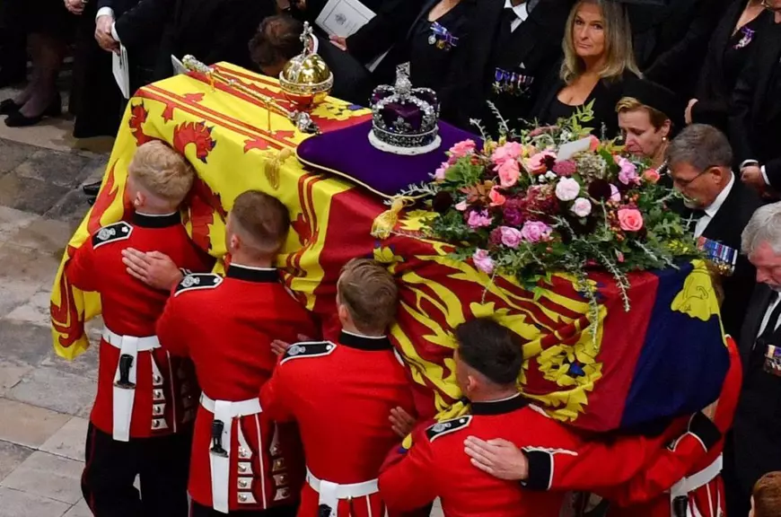 IMAGINI ÎN DIRECT: Înmormântarea reginei Elisabeta a II-a, o zi care intră în istorie. Ceremonie impresionantă în Londra