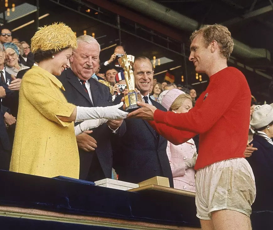 Gigi Becali, după moartea reginei Elisabeta a II-a: „Mor mii de oameni în Ucraina, ăia nu mai contează?”