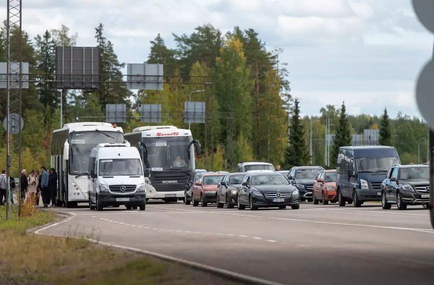 Reportaj Libertatea la punctul pe unde fug rușii în Finlanda, înainte ca și aici să se închidă granița: „Mama este fan absolut al lui Putin, dar mi-a zis să plec din țară”