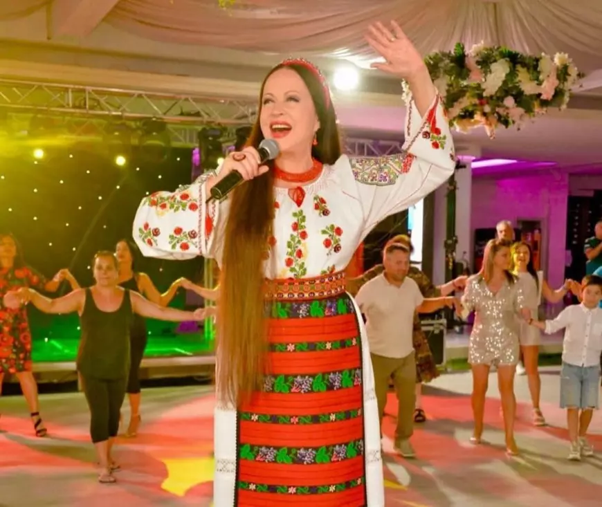 Viața ca-n filme a Mariei Dragomiroiu: vindea țuică la 12 ani, făcea taximetrie după ce cânta în baruri, era preferata familiei Ceaușescu