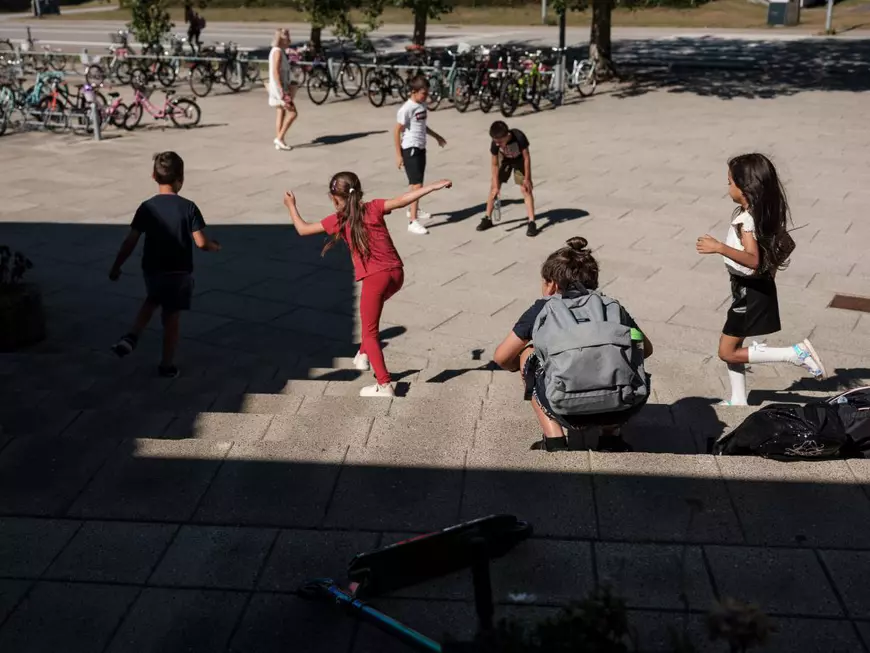 REPORTAJ din diaspora. Ultimul salariu pe care l-a câștigat ca profă în România a fost de 1.200 de lei, iar primul salariu ca femeie de serviciu în Danemarca a fost de 2.000 de euro. Acum e profesoară în cel mai nordic oraș danez