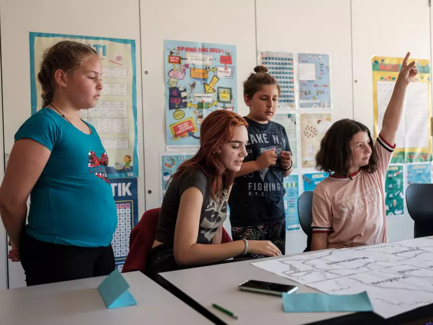 REPORTAJ din diaspora. Ultimul salariu pe care l-a câștigat ca profă în România a fost de 1.200 de lei, iar primul salariu ca femeie de serviciu în Danemarca a fost de 2.000 de euro. Acum e profesoară în cel mai nordic oraș danez