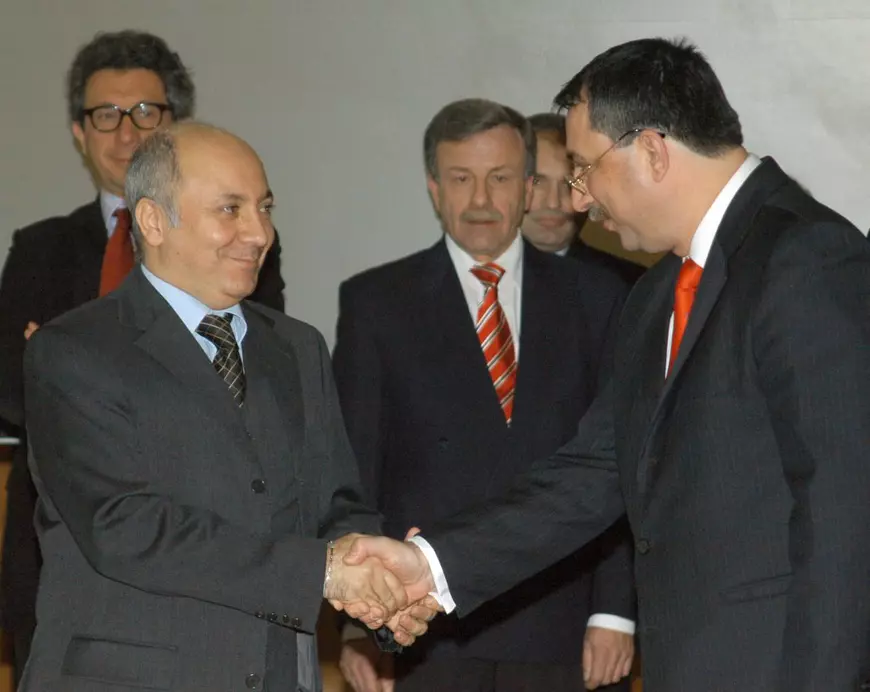 Rețeta prin care un om de afaceri italian a dat de mai multe ori milioane de euro mită pentru contracte cu statul și a scăpat până acum