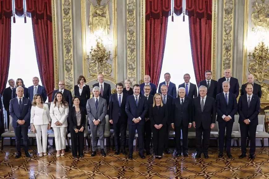 Giorgia Meloni și membrii cabinetului său au depus jurământul. Italia are, oficial, prima femeie premier
