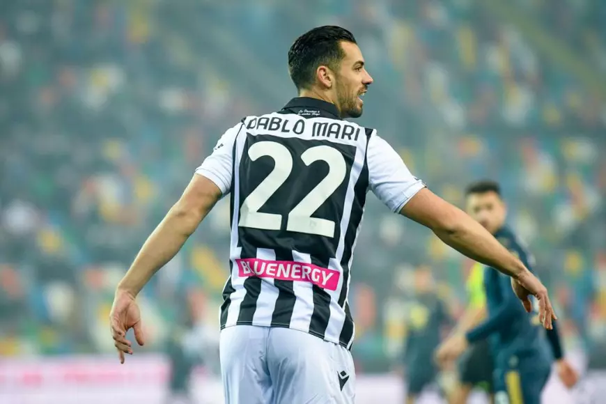 Un fotbalist de la Arsenal, rănit într-un atac cu cuțitul, lângă Milano. Casierul unui supermarket a fost ucis de atacator