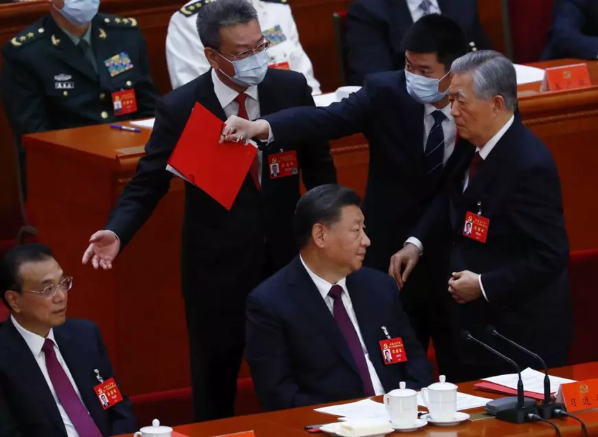 Ce s-a întâmplat cu Hu Jintao? Explicațiile experților pentru incidentul bizar din congresul Partidului Comunist Chinez