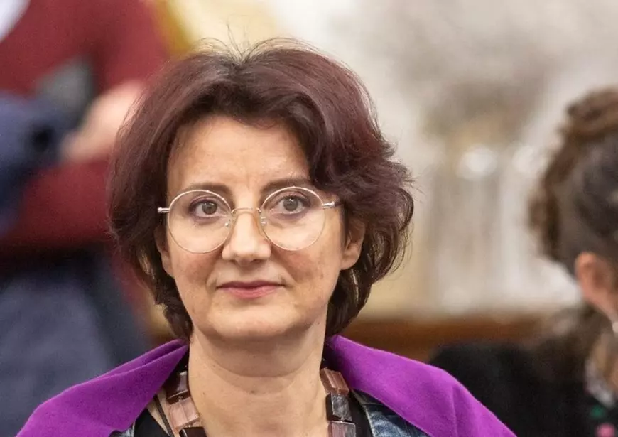 Jurnalistă din redacția Emiliei Șercan, către Digi 24, Realitatea și RTV: „Sunteți niște slugi ale politicienilor”