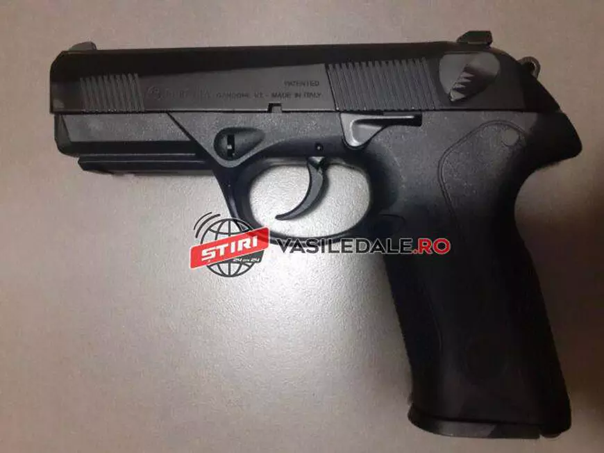 Un polițist a tras din greșeală cu arma în sediul Poliției din Baia Mare, în timp ce o curăța