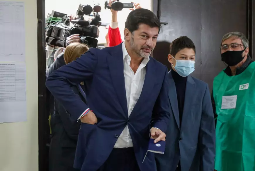 „Corupția ucide” și în Georgia. Trei copii s-au electrocutat la o fântână publică, după ce primăria capitalei a renovat-o printr-o firmă cu proprietari corupți