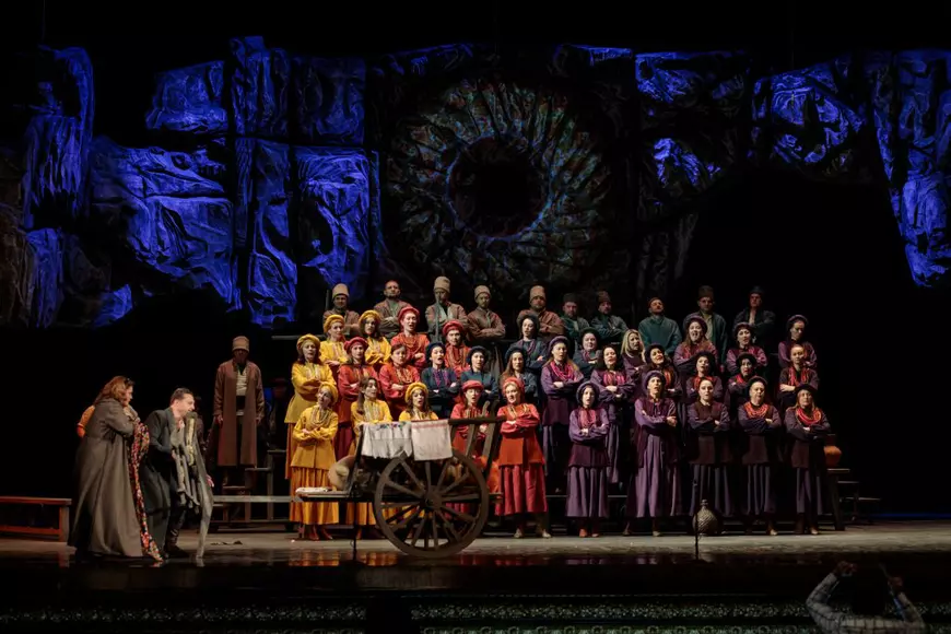 Am fost la un spectacol de operă la Odesa. Întârziat cu aproape o oră din cauza unei alarme de atac aerian, când artiștii și publicul au mers în adăpost 