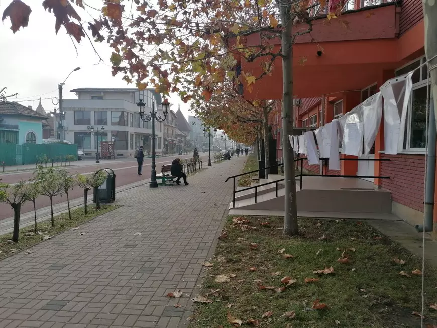 CAZUL DIN DROBETA. Preotul s-a opus ca fiul să participe la consilierea psihologică de la școală, băiatul de 13 ani s-a sinucis și vina a fost aruncată pe „despărțirea de prietenă”. Ce a urmat