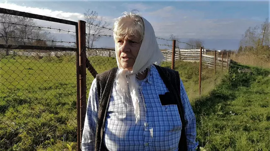 Cum îi văd sătenii din Cincu pe vecinii lor francezi din baza NATO: „Cântă la terasă până la patru dimineaţa”