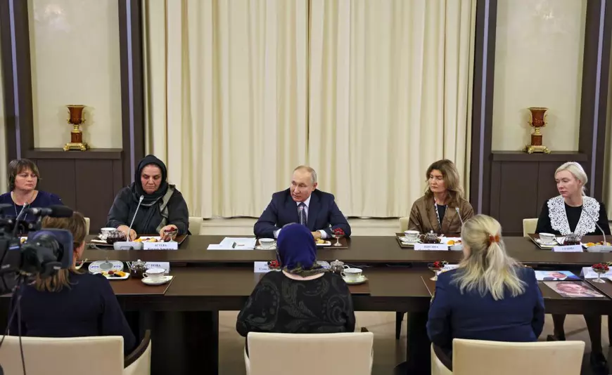 CORESPONDENȚĂ DIN HERSON. Ce rămâne uman într-un război sângeros? Ucraineanul care recuperează corpurile soldaților ruși și le trimite familiilor: „Cineva trebuie să facă asta”