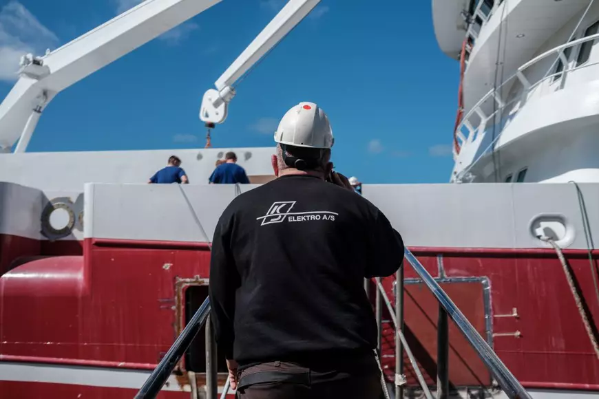 REPORTAJ. „Doar primarul și popa lipsesc de aici, restul suntem toți”. Cât câștigă românii din nordul Europei față de cât câștigau în țară