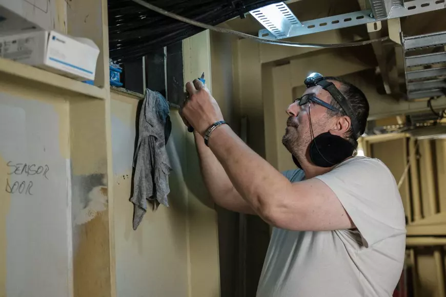 REPORTAJ. „Doar primarul și popa lipsesc de aici, restul suntem toți”. Cât câștigă românii din nordul Europei față de cât câștigau în țară