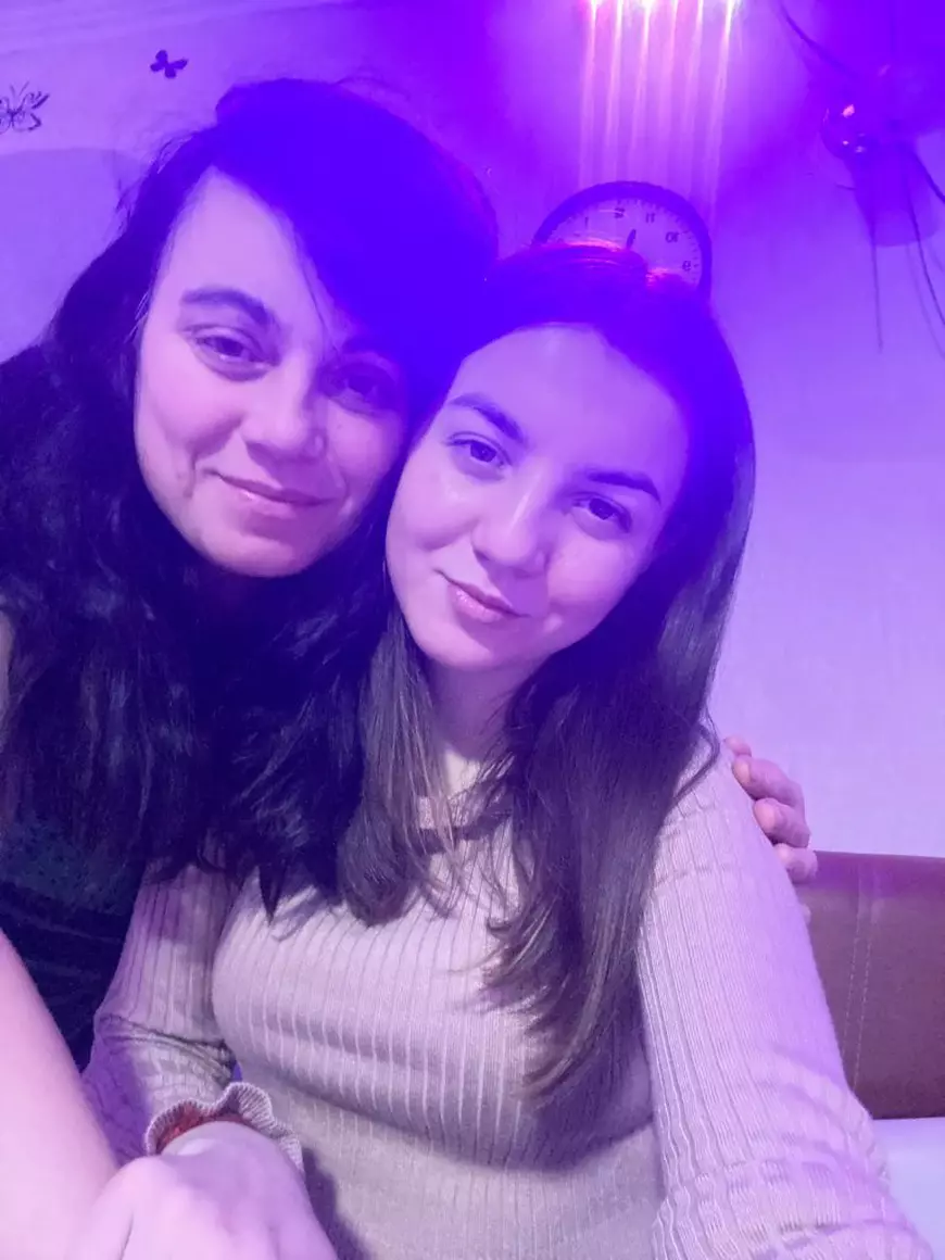 Rudele celor care și-au dat viața pentru alții, în război, vorbesc publicului din România despre ei: „Mama m-a acoperit cu corpul ei, la bombardament”