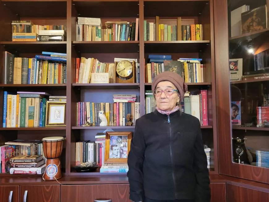 S-a dus să scoată din foc cărțile Bibliotecii Universitare și a fost împușcat în inimă. 33 de ani de când o mamă din Bacău își plânge copilul mort la Revoluție