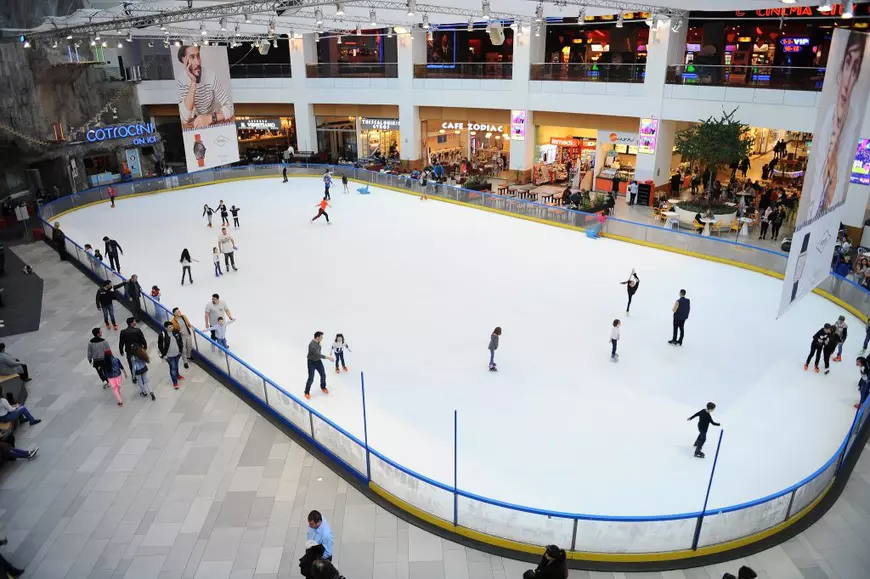 Unde putem să patinăm în București? Cișmigiul e cea mai scumpă locație, în Piața Obor, accesul e gratuit