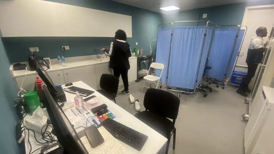 Ghidul kenyan ajuns viral pe net, un voluntar de 76 de ani și pisica adoptată la Doha. Zece momente memorabile de la Campionatul Mondial din Qatar 