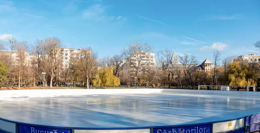 Unde putem să patinăm în București? Cișmigiul e cea mai scumpă locație, în Piața Obor, accesul e gratuit
